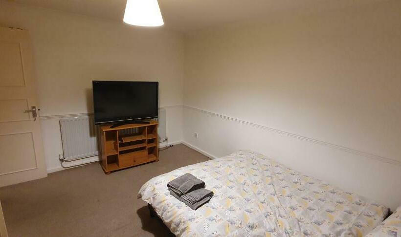 膳宿费 Spacious And Serene Stay Near Milton Keynes Centre