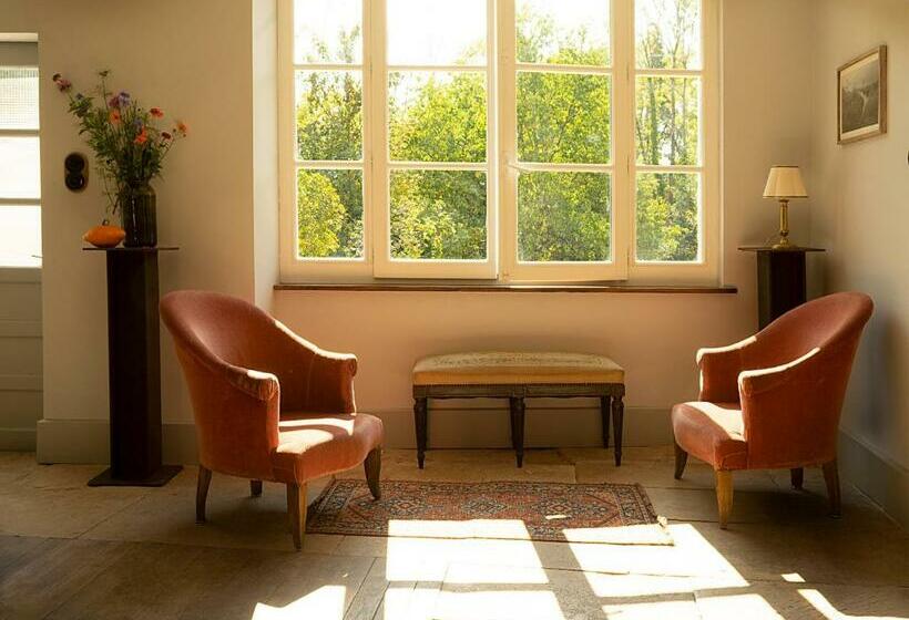 ペンション The Riverhouse, Magical House With Garden By The River Seine