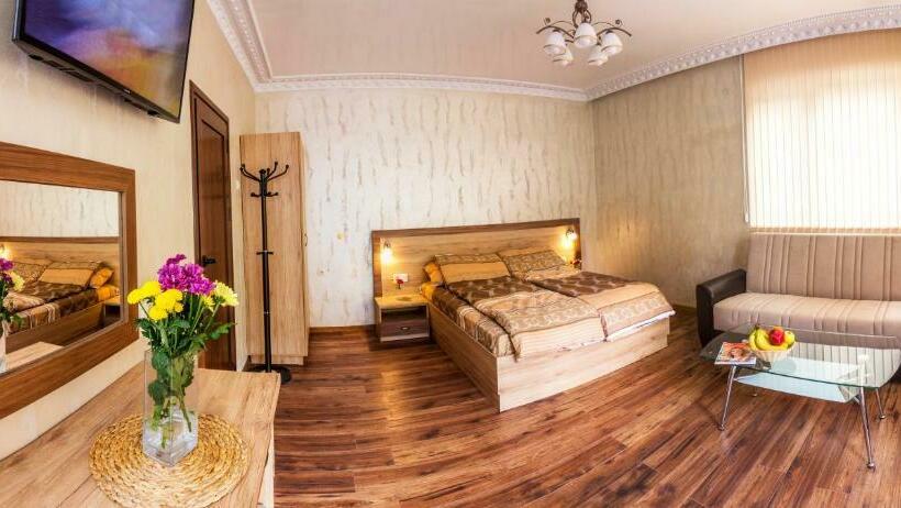 פנסיון Trite Bora Guest House