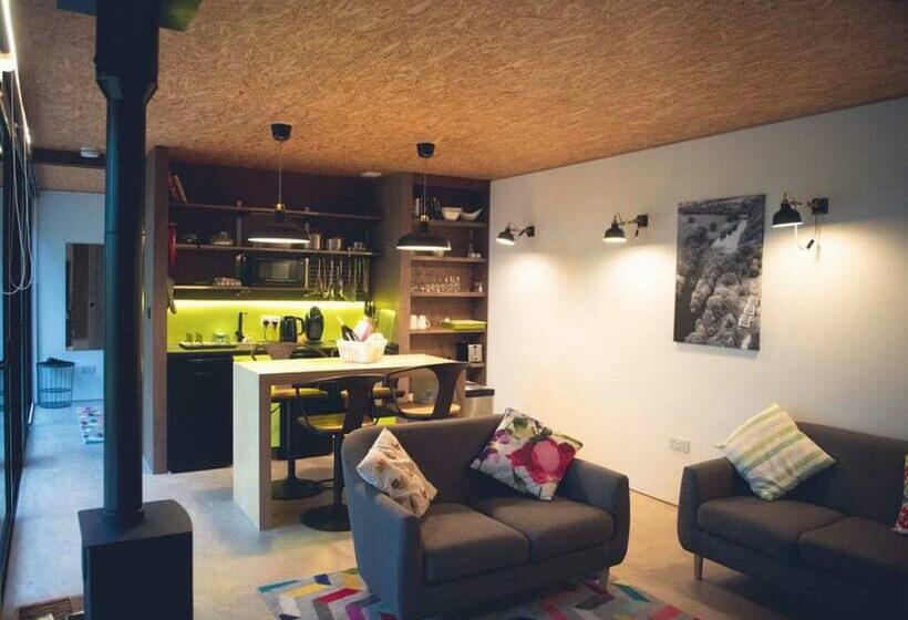 אתר נופש Whispering Waters Teesdale Lodges