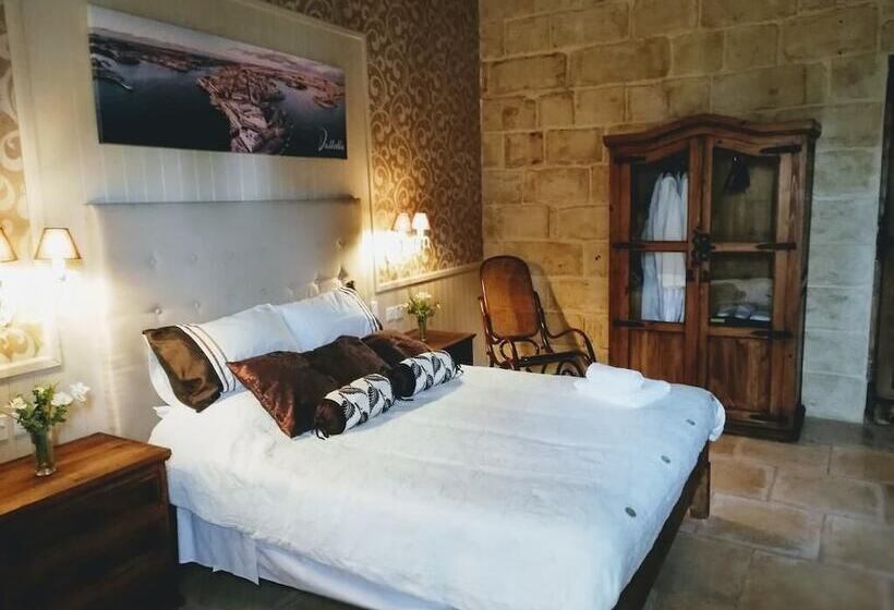 تختخواب و صبحانه Village Knights Accommodation