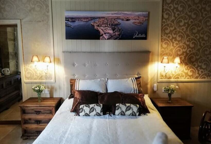 تختخواب و صبحانه Village Knights Accommodation