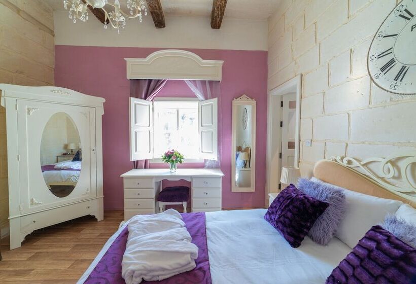 تختخواب و صبحانه Village Knights Accommodation