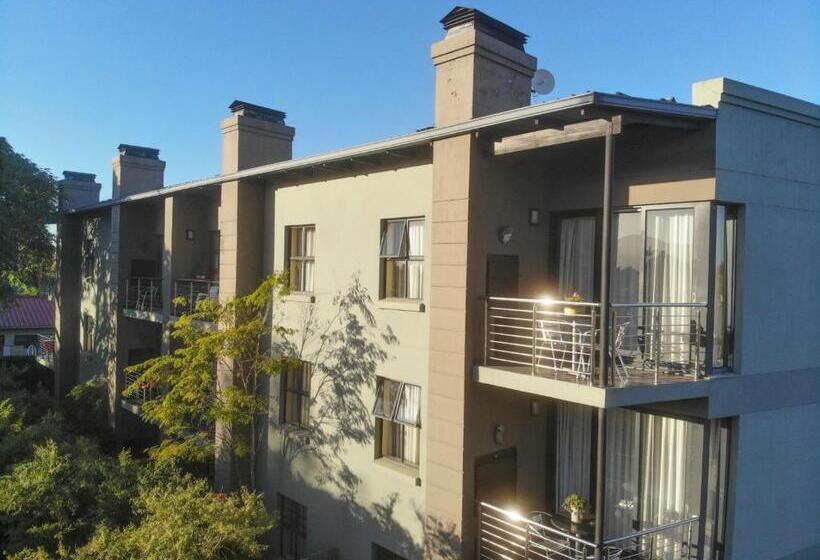 17onwellington Suites