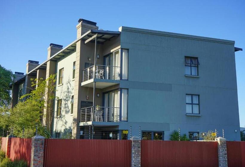 17onwellington Suites