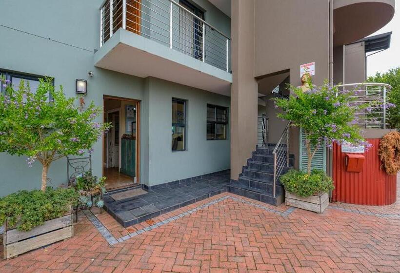 17onwellington Suites