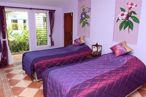 Baan Montra Beach Resort