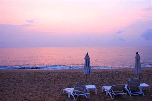 Baan Montra Beach Resort