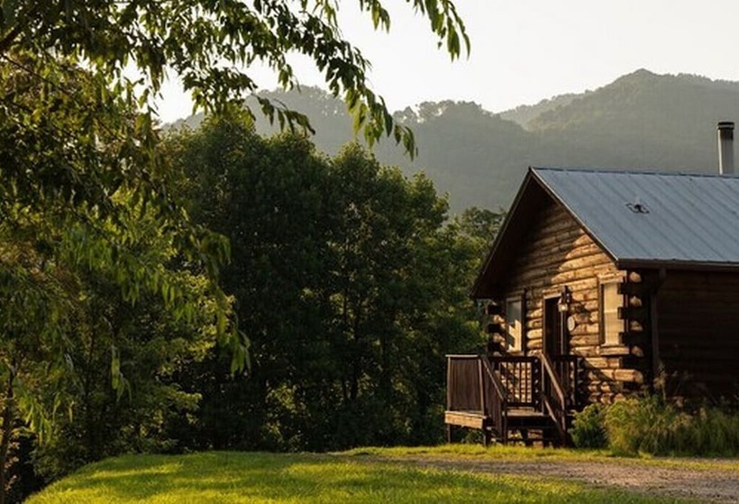 ベッドアンドブレックファースト Engadine Inn & Cabins