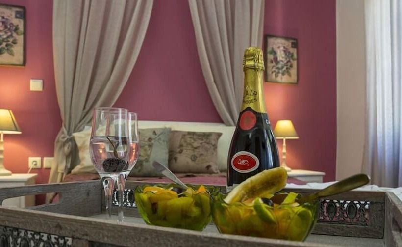 Elia Portou Rooms