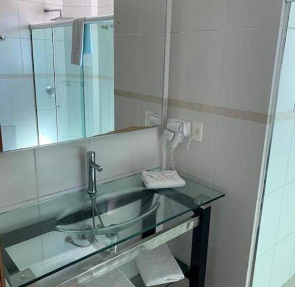 Emirates Hotel & Suites