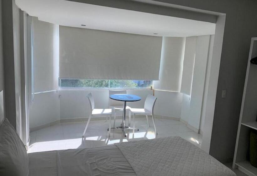 Emirates Hotel & Suites