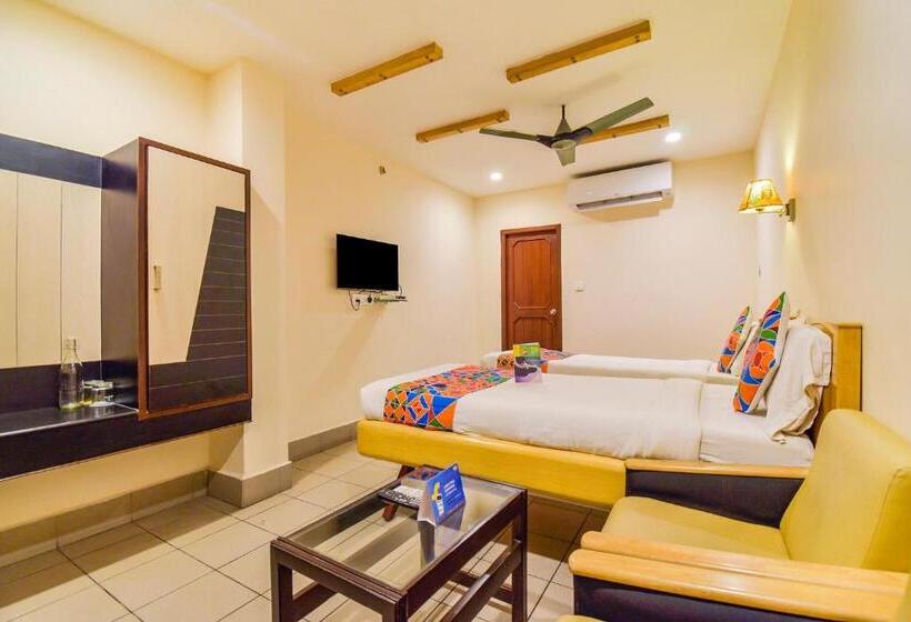 Fabhotel Kinera Comforts Railway Station