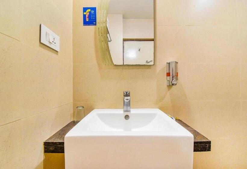 Fabhotel Kinera Comforts Railway Station