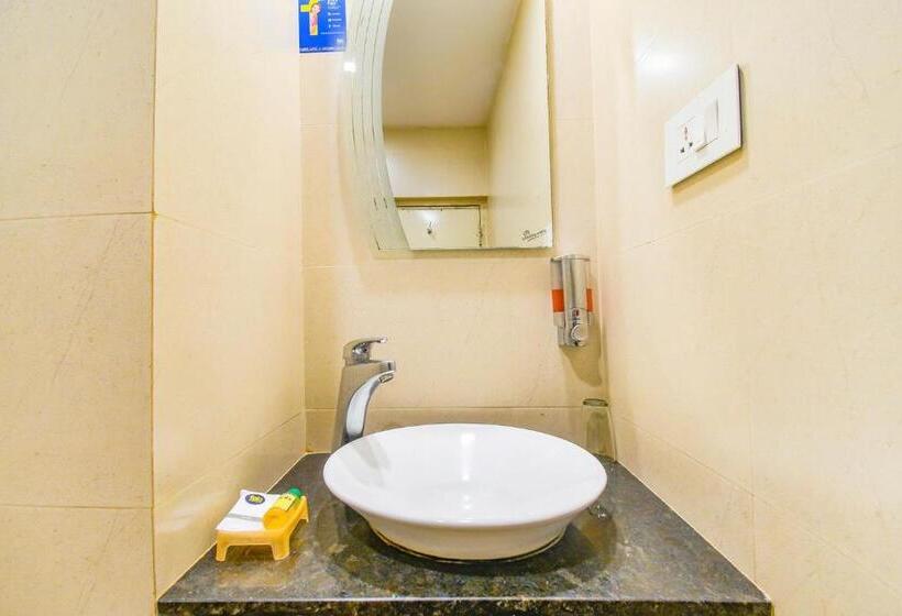 Fabhotel Kinera Comforts Railway Station