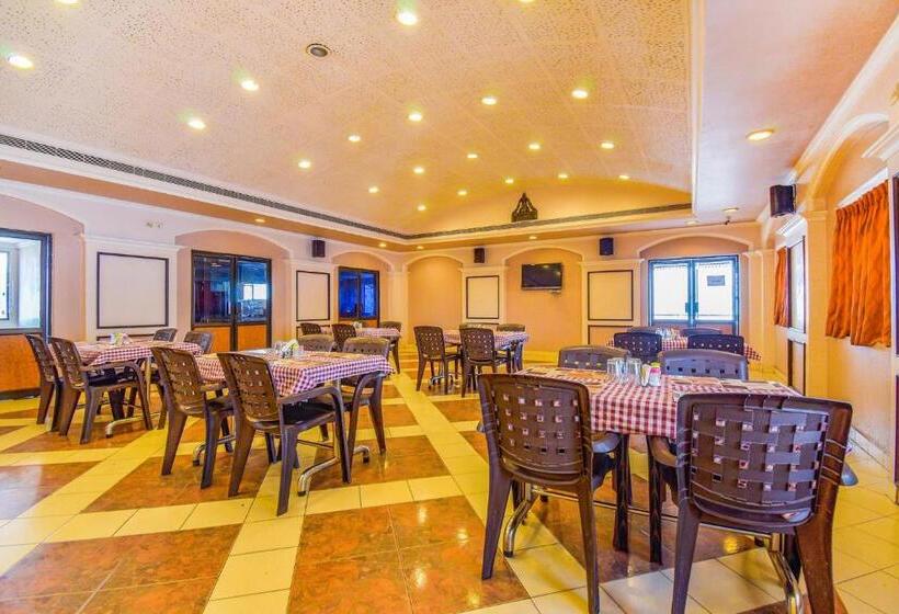 Fabhotel Kinera Comforts Railway Station