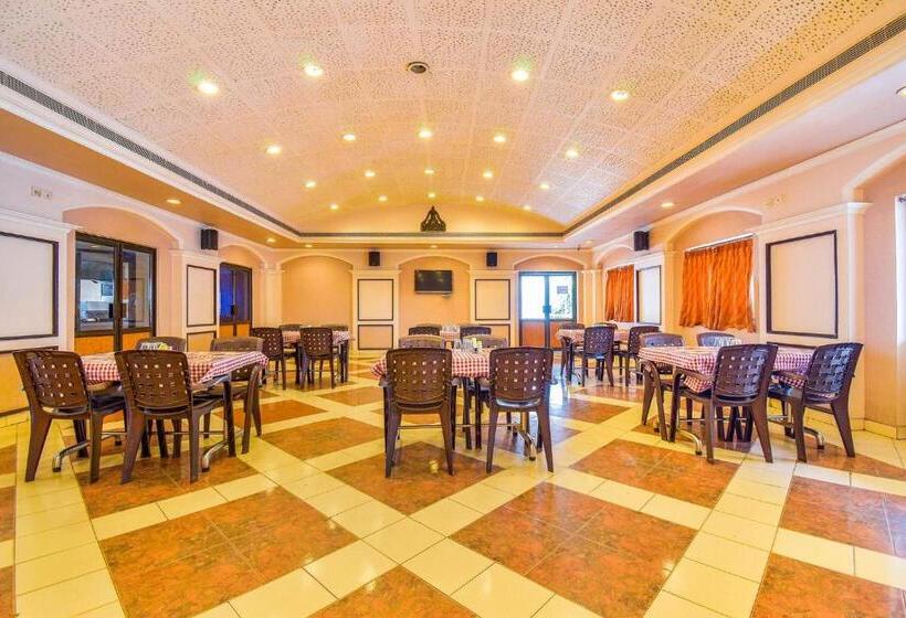 Fabhotel Kinera Comforts Railway Station