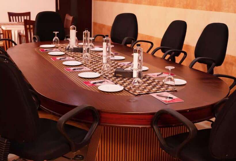 فندق Afrad International