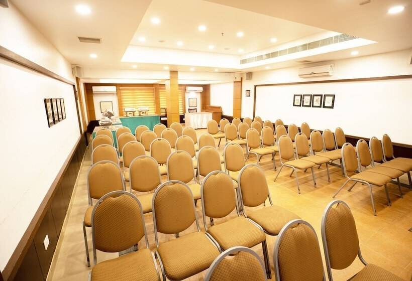 酒店 Afrad International