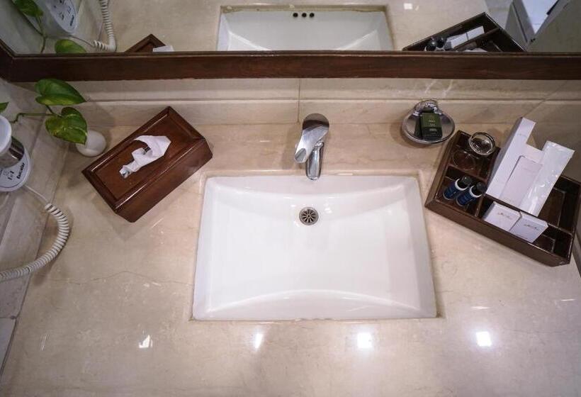 Отель The Alcor