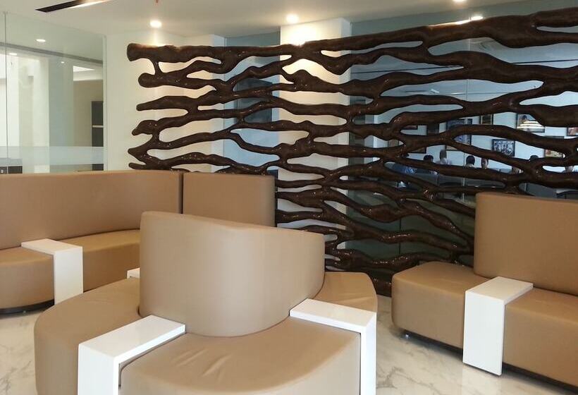 בית מלון כפרי Ambar Sarovar Portico