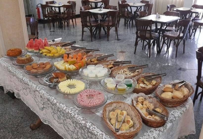 בית מלון כפרי Apollo