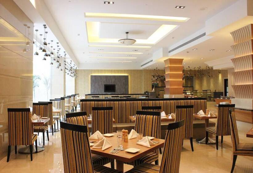 בית מלון כפרי Balaji Sarovar Premiere