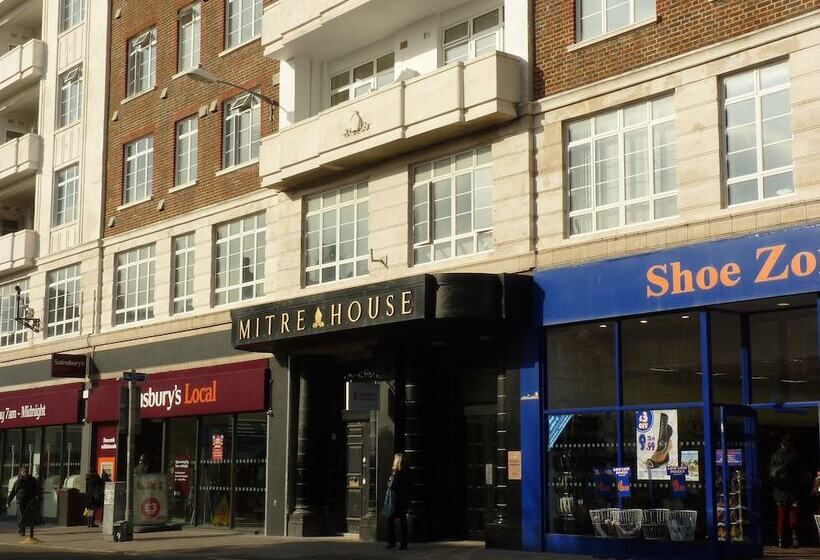 ホテル Britannia Study