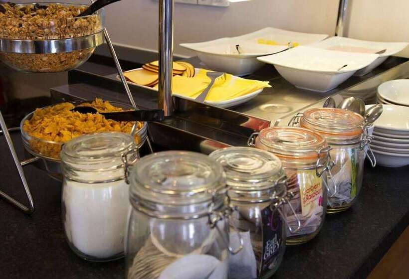 ホテル Britannia Study