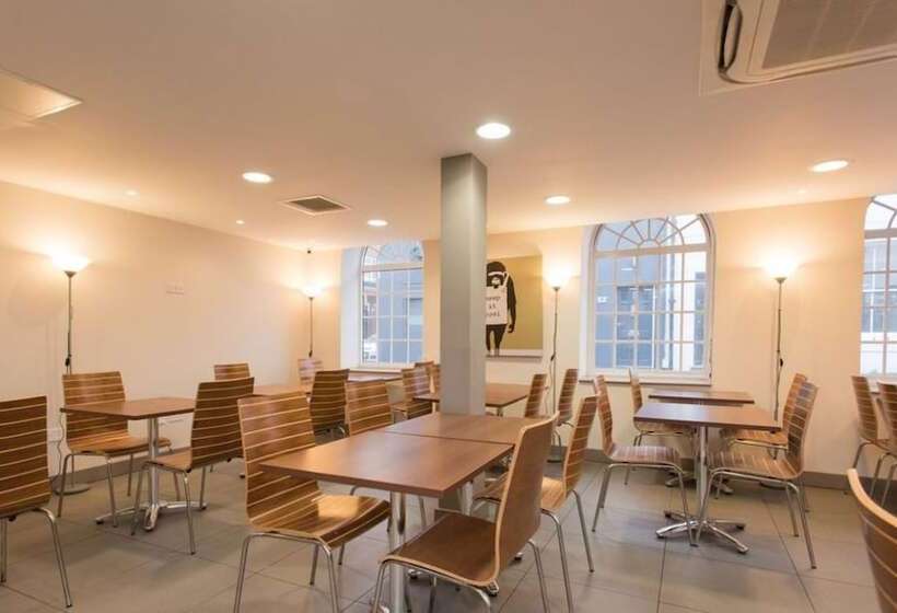 ホテル Britannia Study