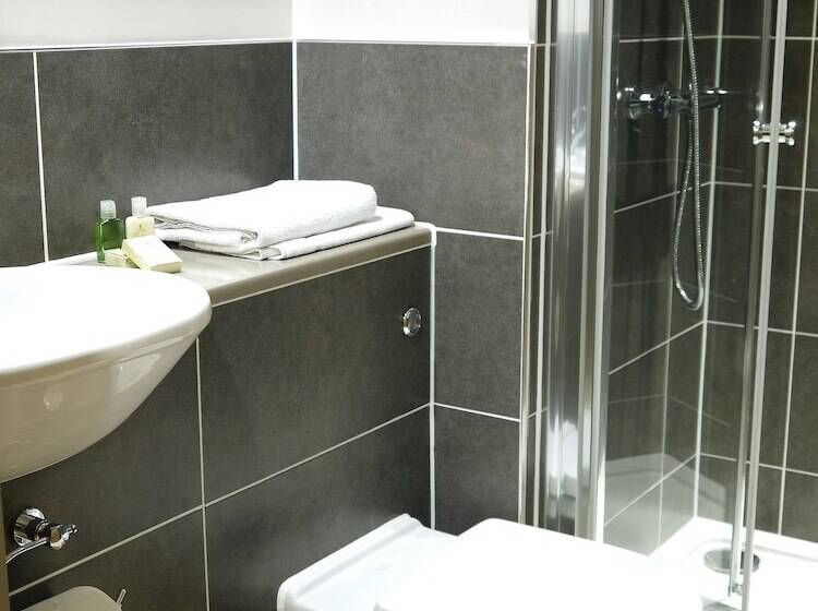 ホテル Britannia Study