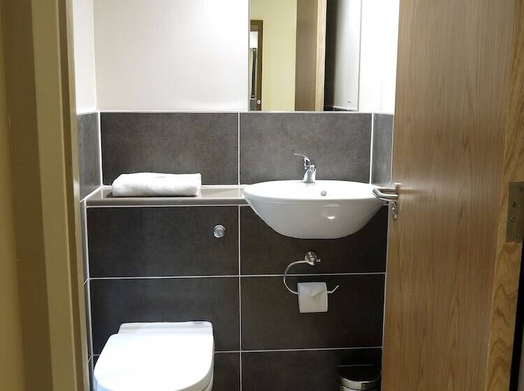 ホテル Britannia Study