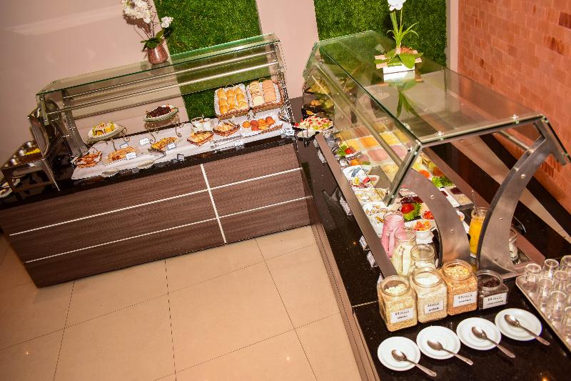 ホテル Camboriu Praia