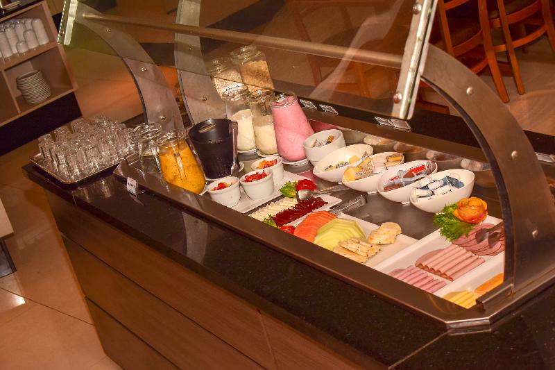 ホテル Camboriu Praia