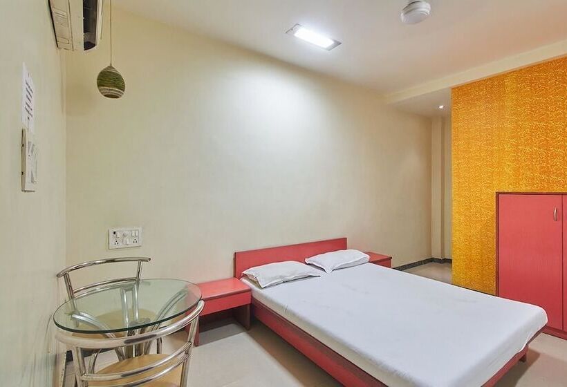 בית מלון כפרי Chakrika Lodging