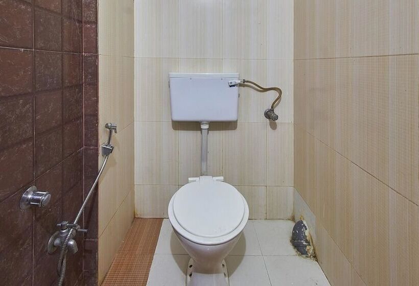 בית מלון כפרי Chakrika Lodging