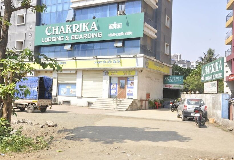 בית מלון כפרי Chakrika Lodging