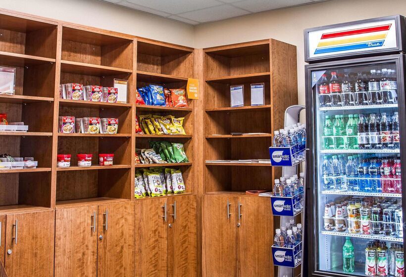 فندق Comfort Suites Woodland  Sacramento Airport