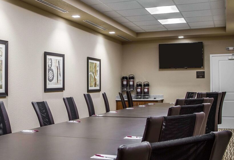 فندق Comfort Suites Woodland  Sacramento Airport