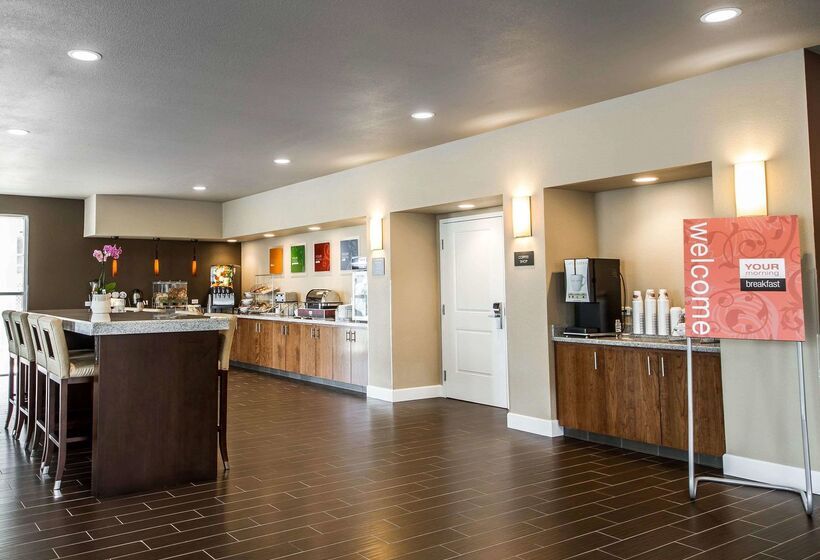 فندق Comfort Suites Woodland  Sacramento Airport