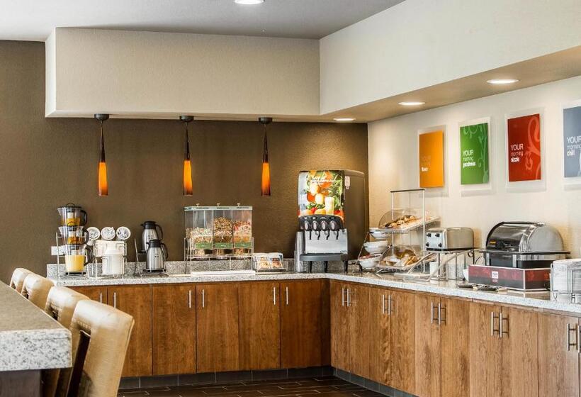 فندق Comfort Suites Woodland  Sacramento Airport