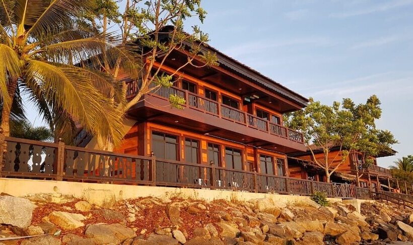 هتل De Baron Resort