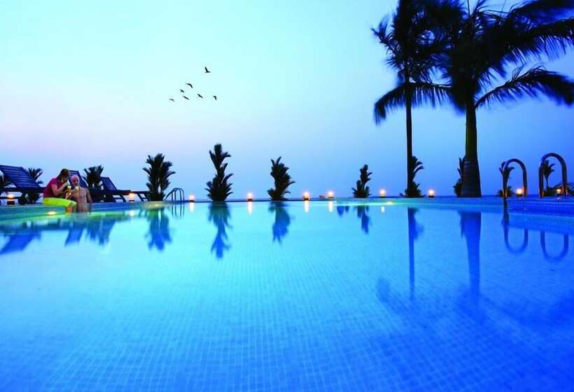 فندق Leisure Vacations Goldfield Lake Resort