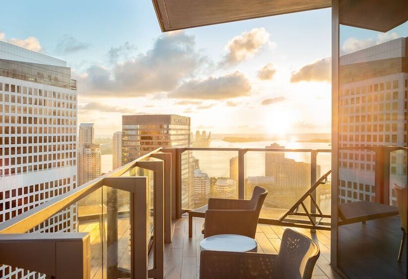 בית מלון כפרי East Miami