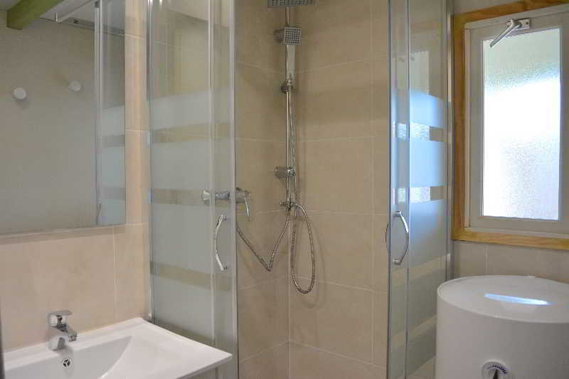 Отель El Garrofer Camp