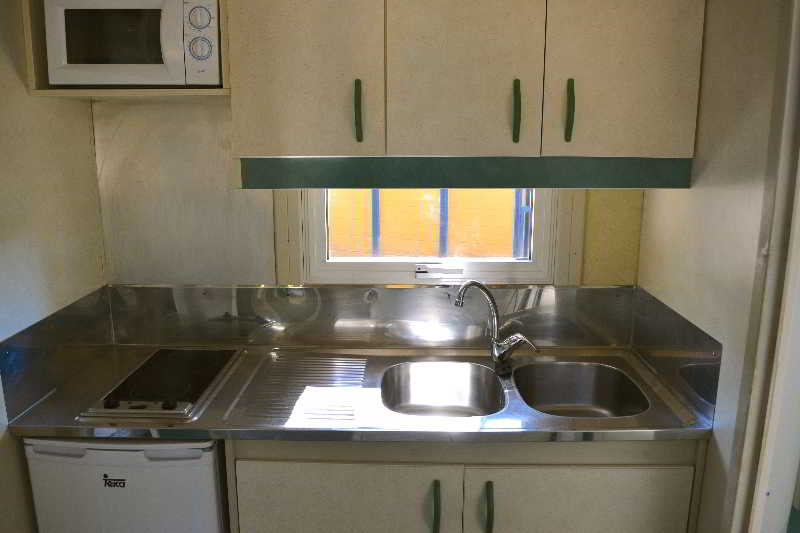 Отель El Garrofer Camp