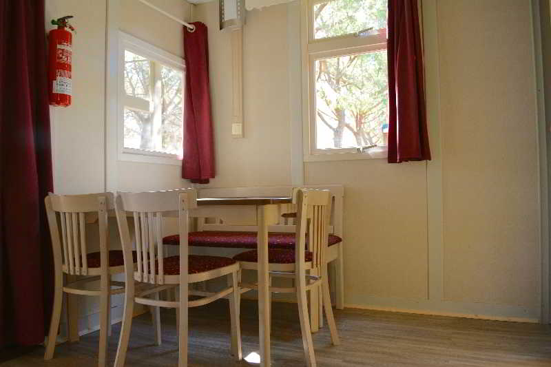 Отель El Garrofer Camp