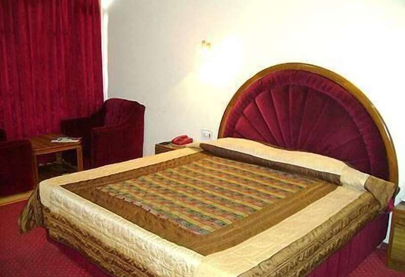 فندق Glacier Resort