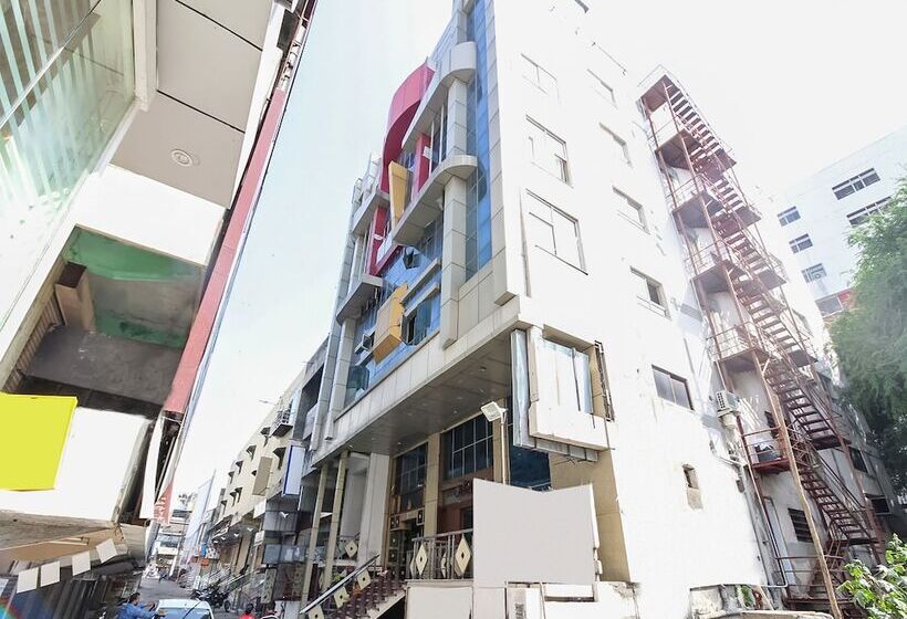 هتل Collection O Regal Near Iskon Temple , Abids