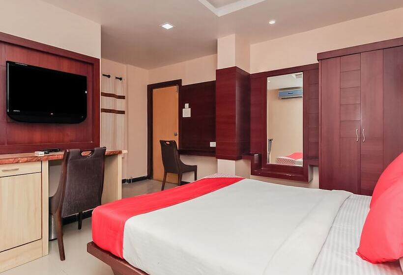 هتل Collection O Regal Near Iskon Temple , Abids